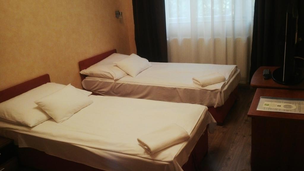 Harmony Panzio Bed and Breakfast Hajdúszoboszló Δωμάτιο φωτογραφία